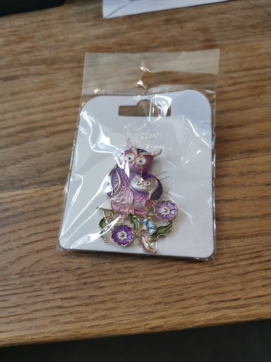 Broche aimantée hiboux en famille mauve