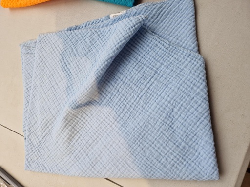 Foulard en gaze de coton bleu ciel