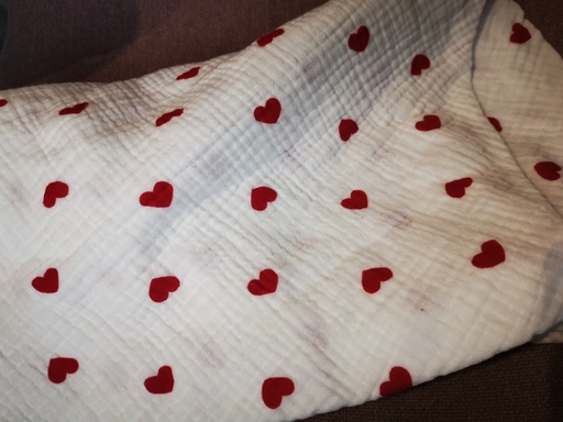 Foulard cœur en gaze de coton rouge