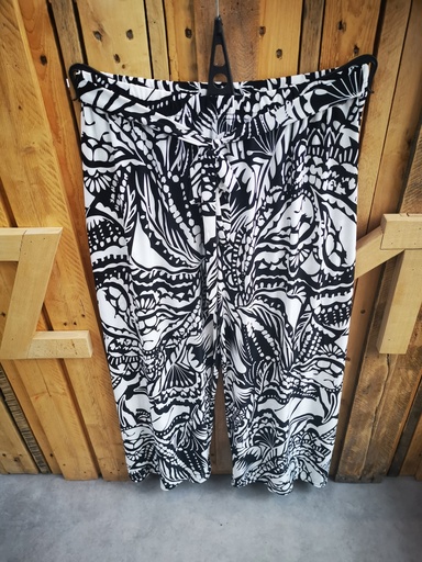 Pantalon tissu maillot noir et beige motif rose