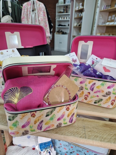 Trio Beauty Case avec plumes, jaune