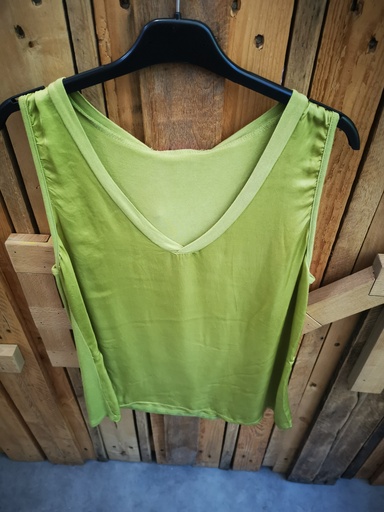 Top satiné col en V "Jackie" PT vert anis