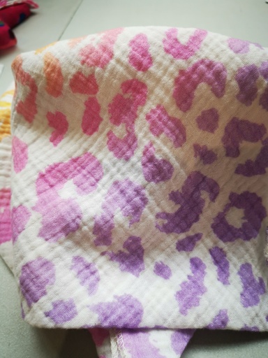 Foulard en gaze de coton fluo "Nala" lilas et jaune