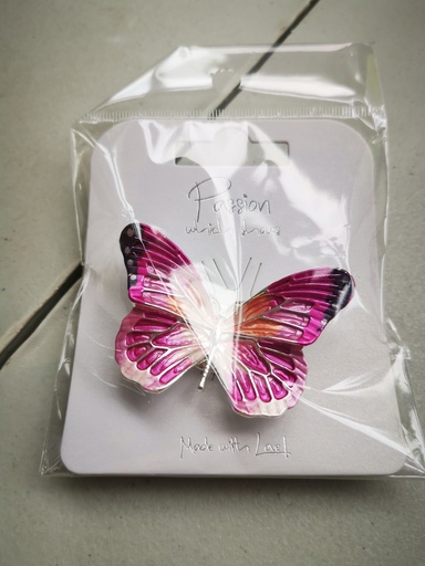 Broche aimantée papillon rose