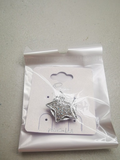 Broche aimantée étoile avec strass argentée 
