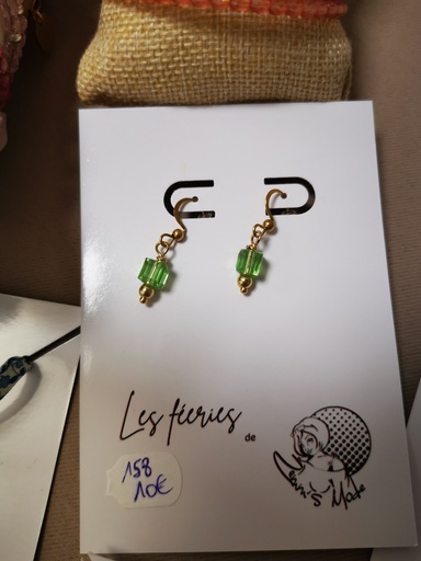 B.O. américaine dorée Swarovski carré Peridot (Fééries)