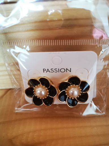 Décoration pour boutons Fleur noire