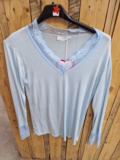 Top dentelle "Cassis" Bleu ciel