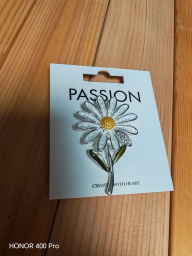 Broche aimantée marguerite