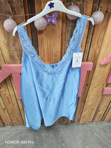Top Col V dentelle "Zahra" bleu ciel