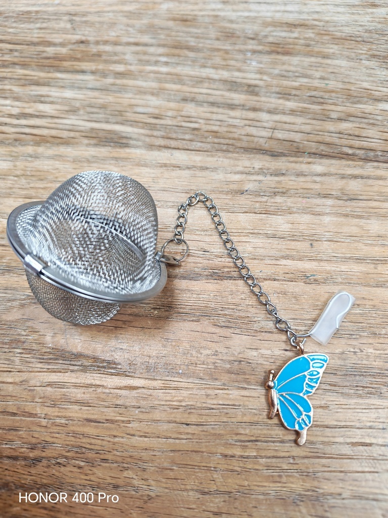 Boule à thé demi papillons bleu