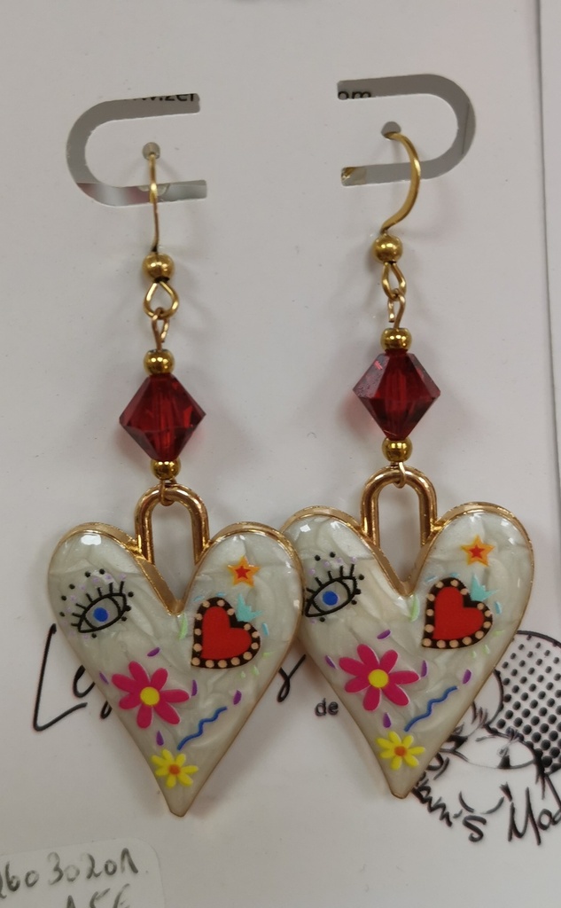 Boucles d'oreilles dorées coeurs nacrés yeux toupies Scarlet