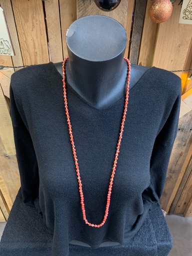 long collier perles tons rouges/dorés